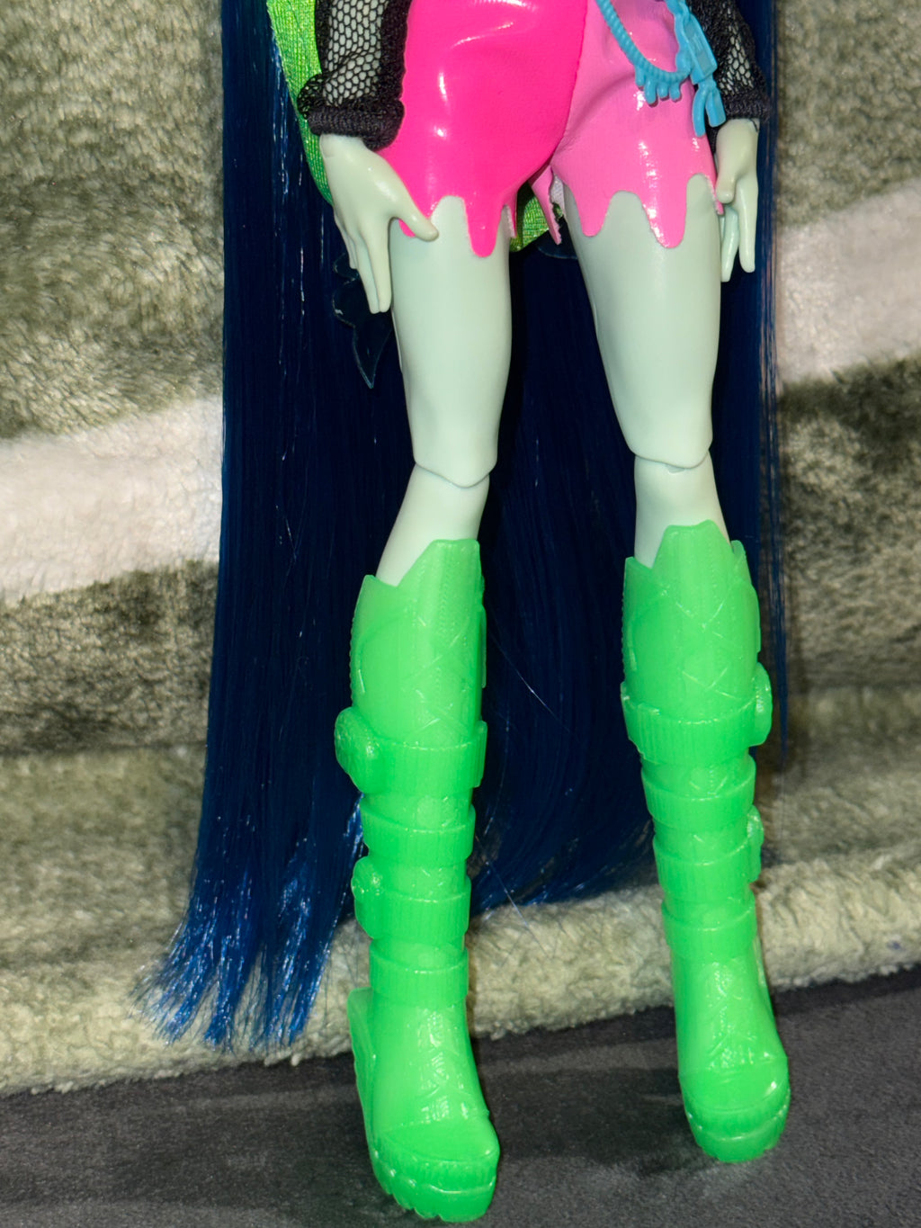 Rerooted monster high Ghoulia neon frights doll
