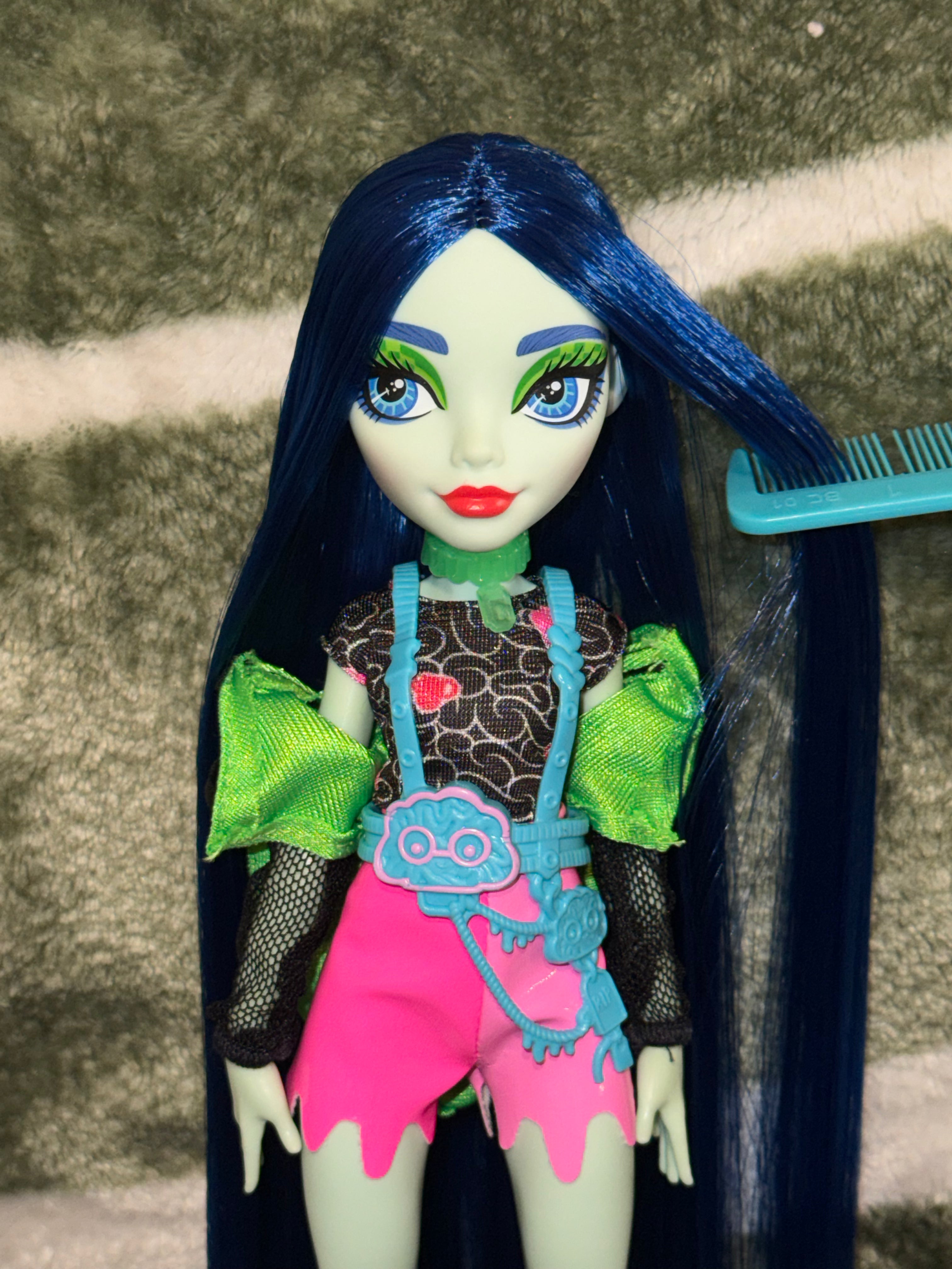 Rerooted monster high Ghoulia neon frights doll