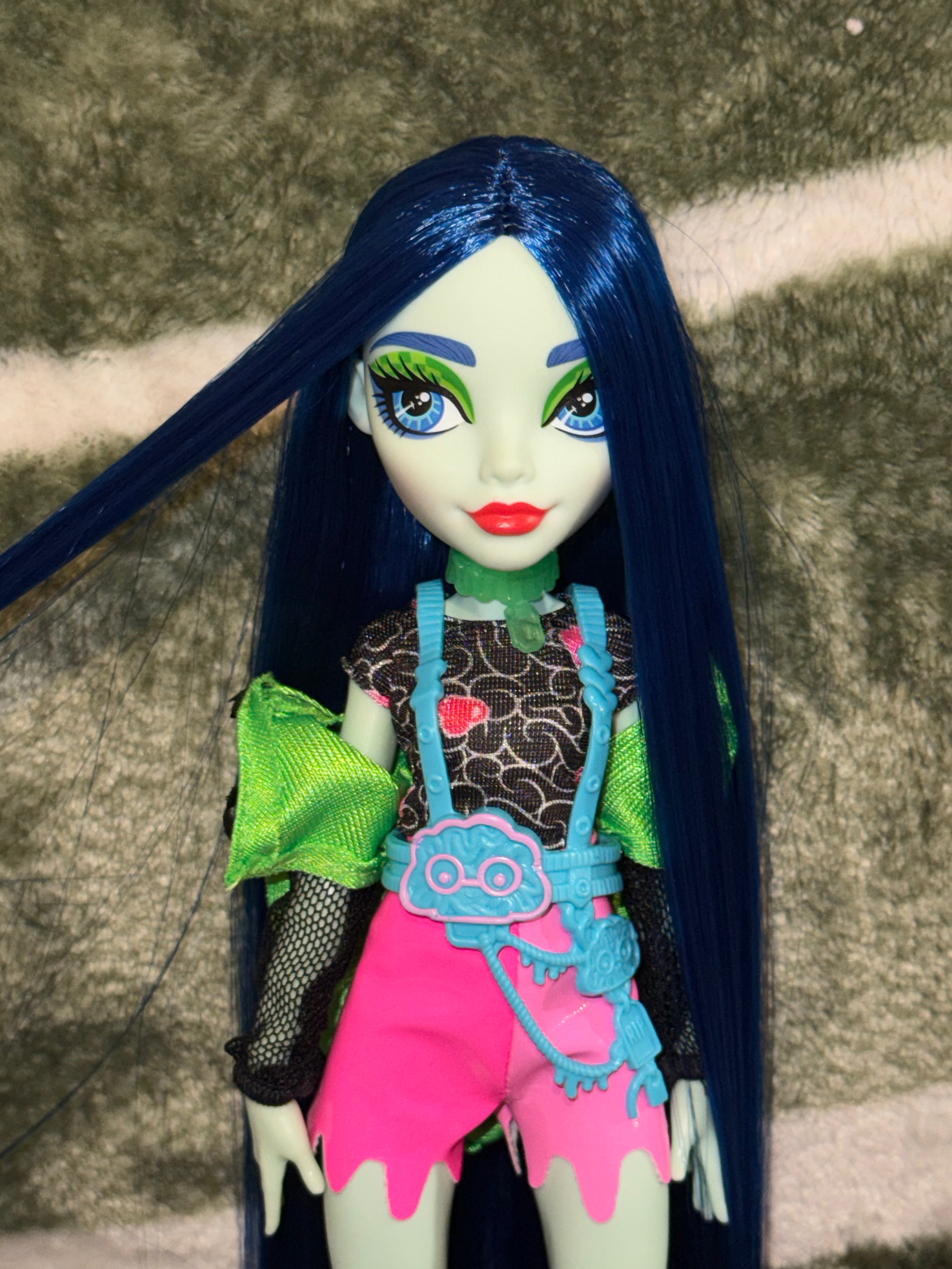 Rerooted monster high Ghoulia neon frights doll